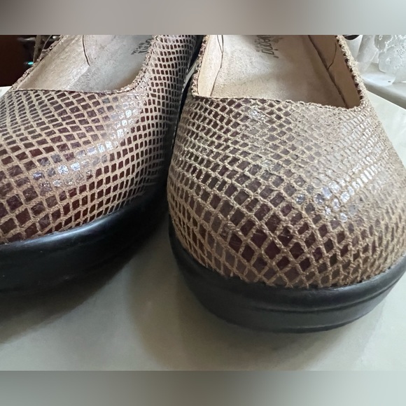 Algeria HAR-722 Harper tan snake Mary Jane wedges, 41 - Picture 3 of 10